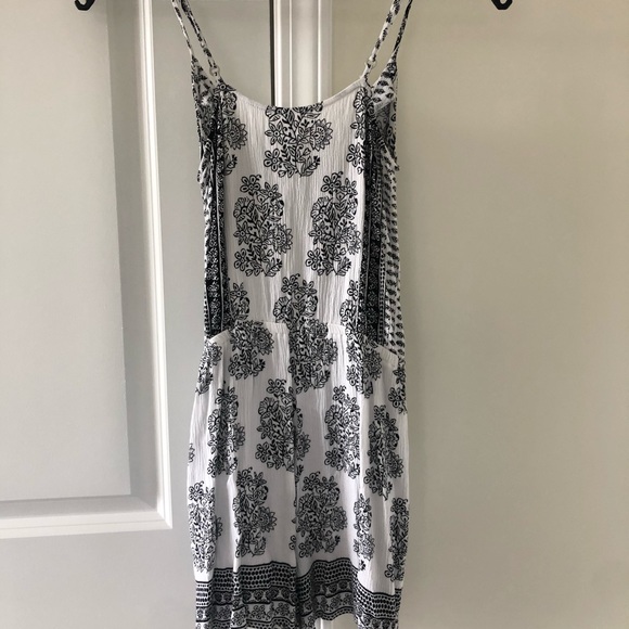 Black and white romper - Picture 3 of 3